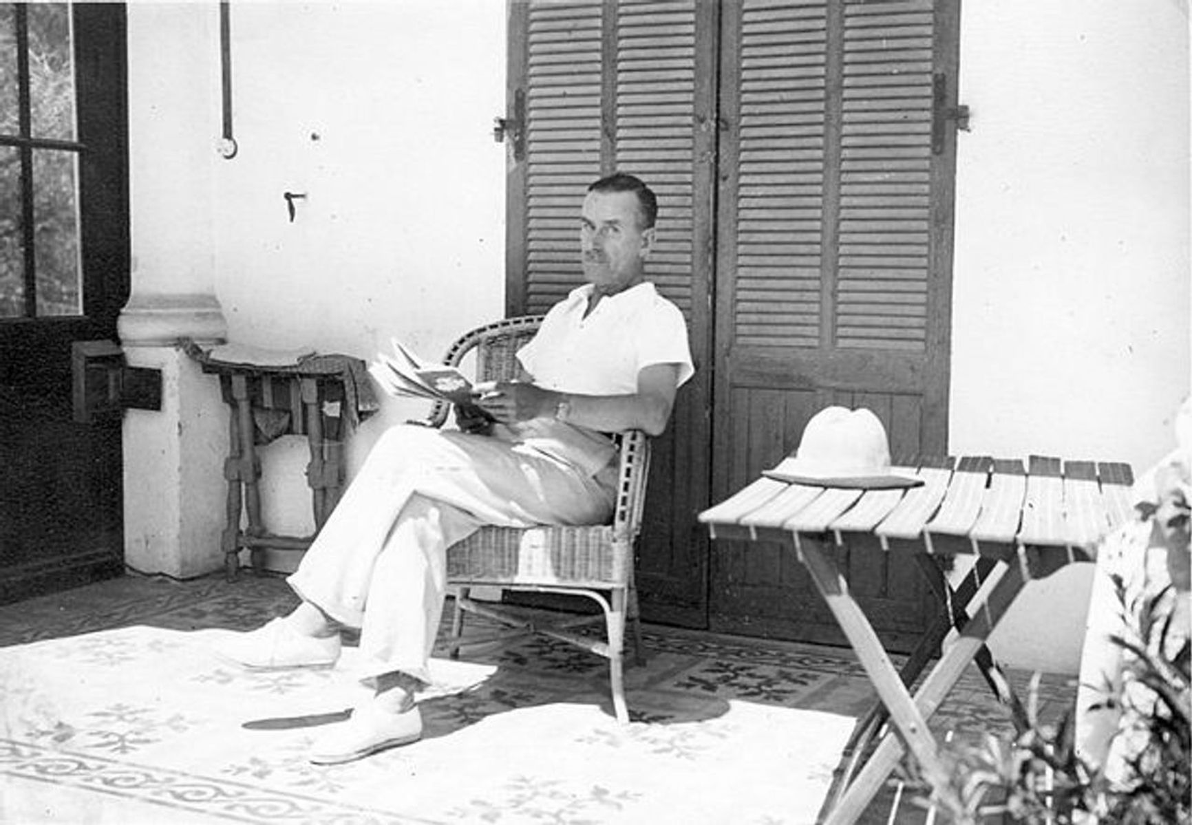 Thomas Mann at his villa in Sanary-sur-Mer in 1933  wikimedia.org
