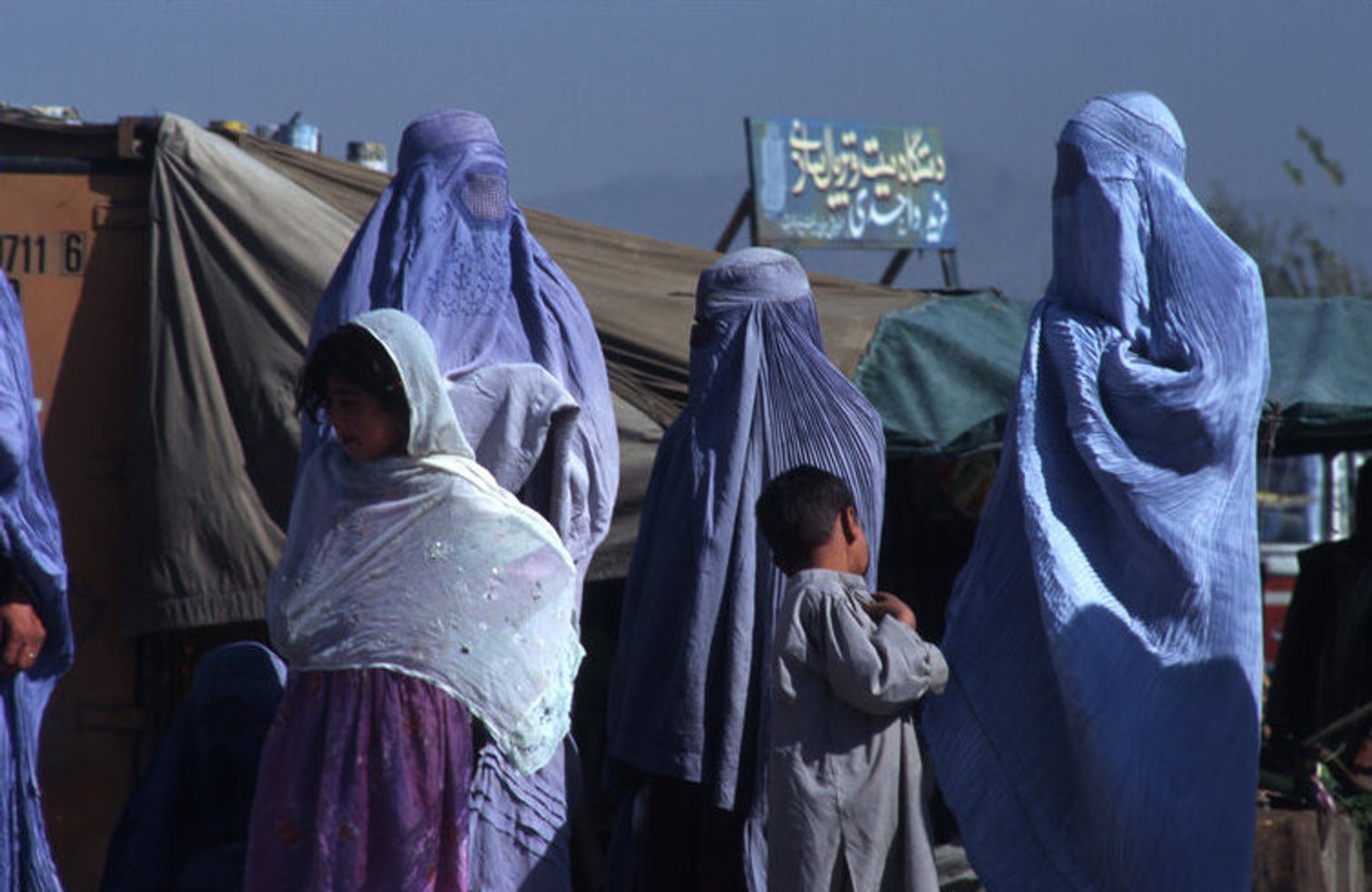 Афганские женщины под властью талибов