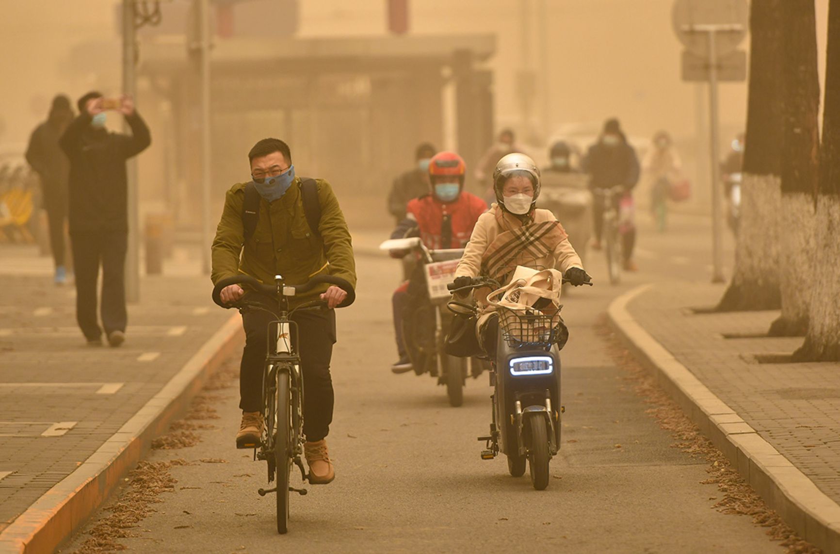 Сильнейшая песчаная буря обрушилась на Пекин