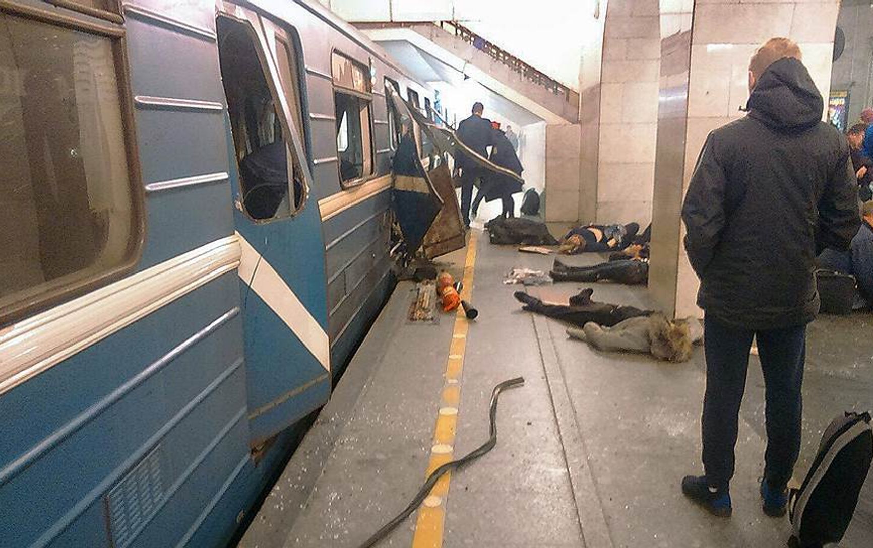 Последствия взрыва в метро в Санкт-Петербурге в 2017 году