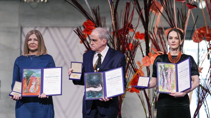 Вручение Нобелевской премии мира правозащитнику Алесю Беляцкому, «Мемориалу» и «Центру гражданских свобод»