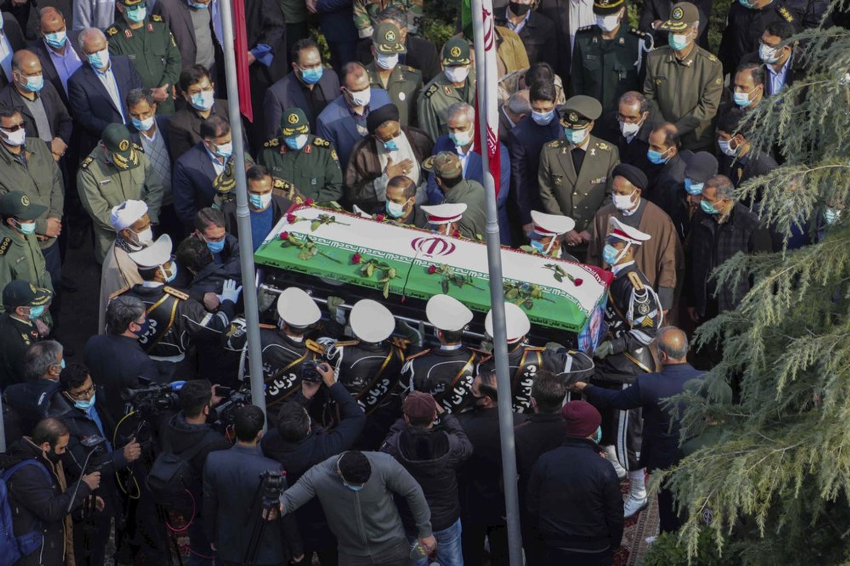 Тегеран, 30 ноября 2020 г. Похороны Мохсена Фахризаде 