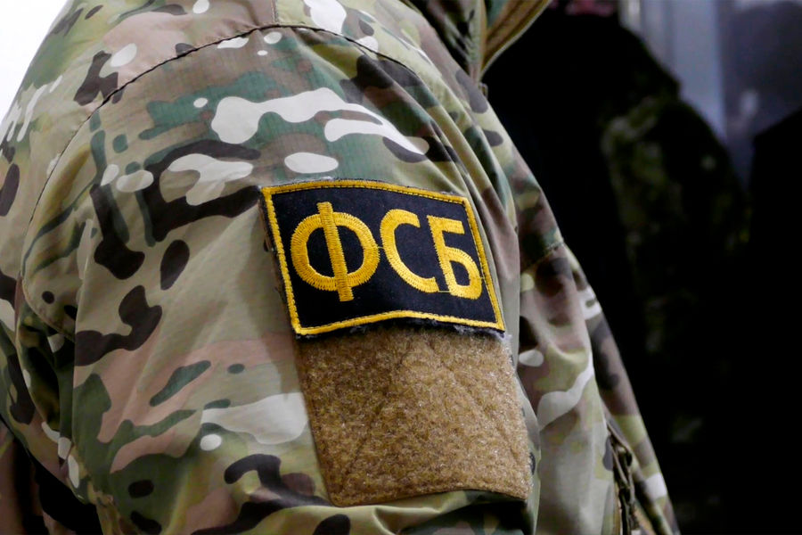 Москвич подал в суд на ФСБ из-за запрета на выезд из страны — Чиков 