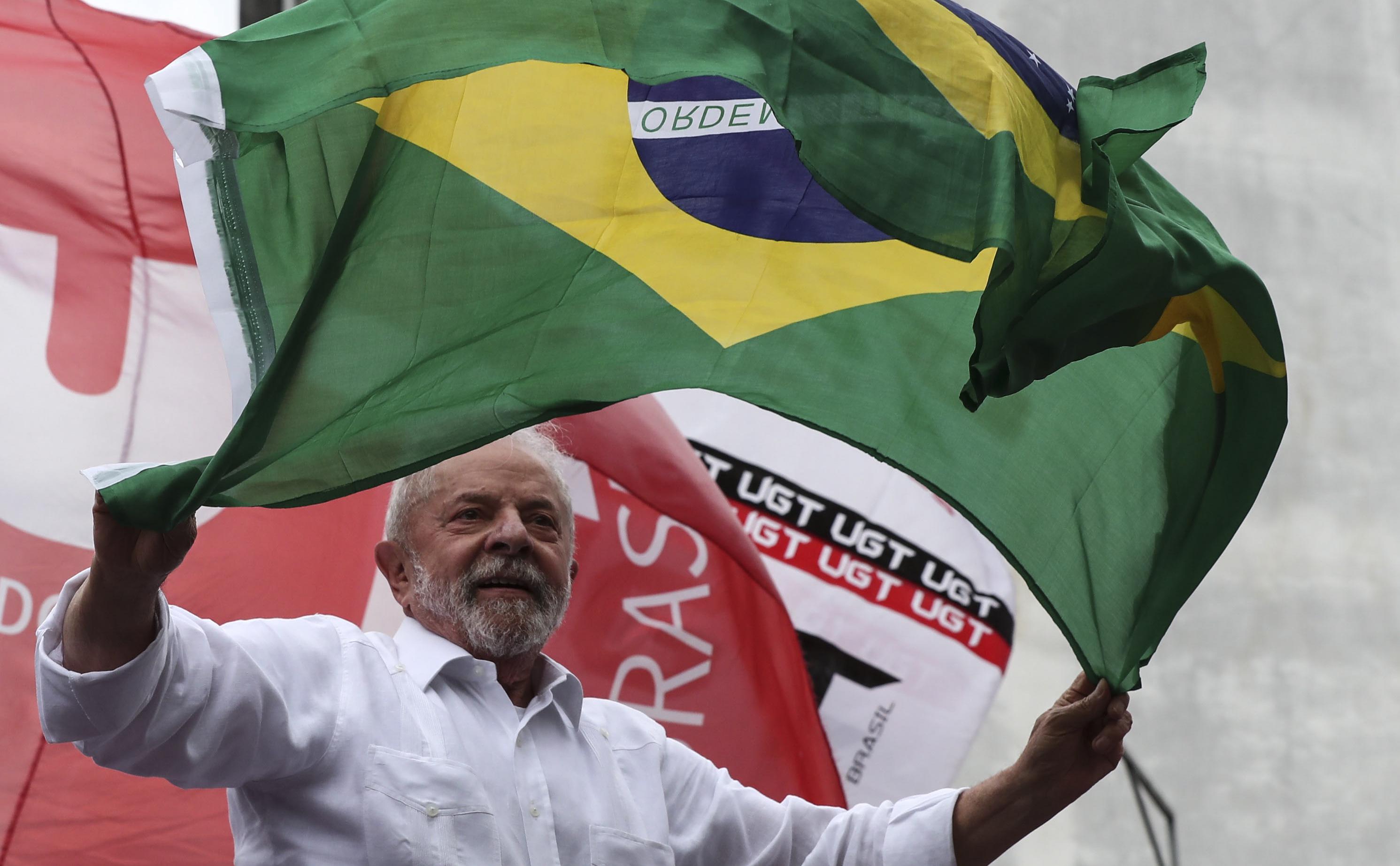 Из тюрьмы в президенты. Как и почему социалист Лула де Сильва победил на выборах фашистского диктатора Болсонару