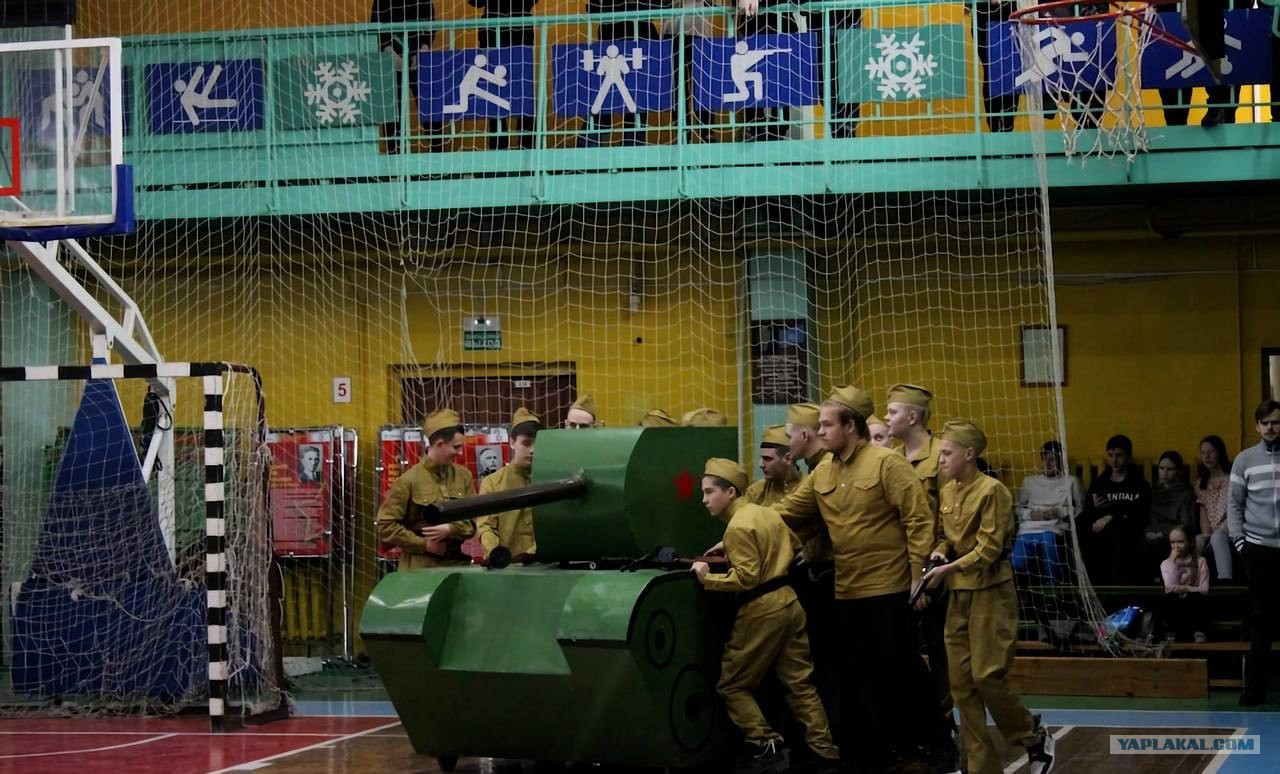 В спортзале в Сызрани провели реконструкцию Курской битвы за 2 млн рублей