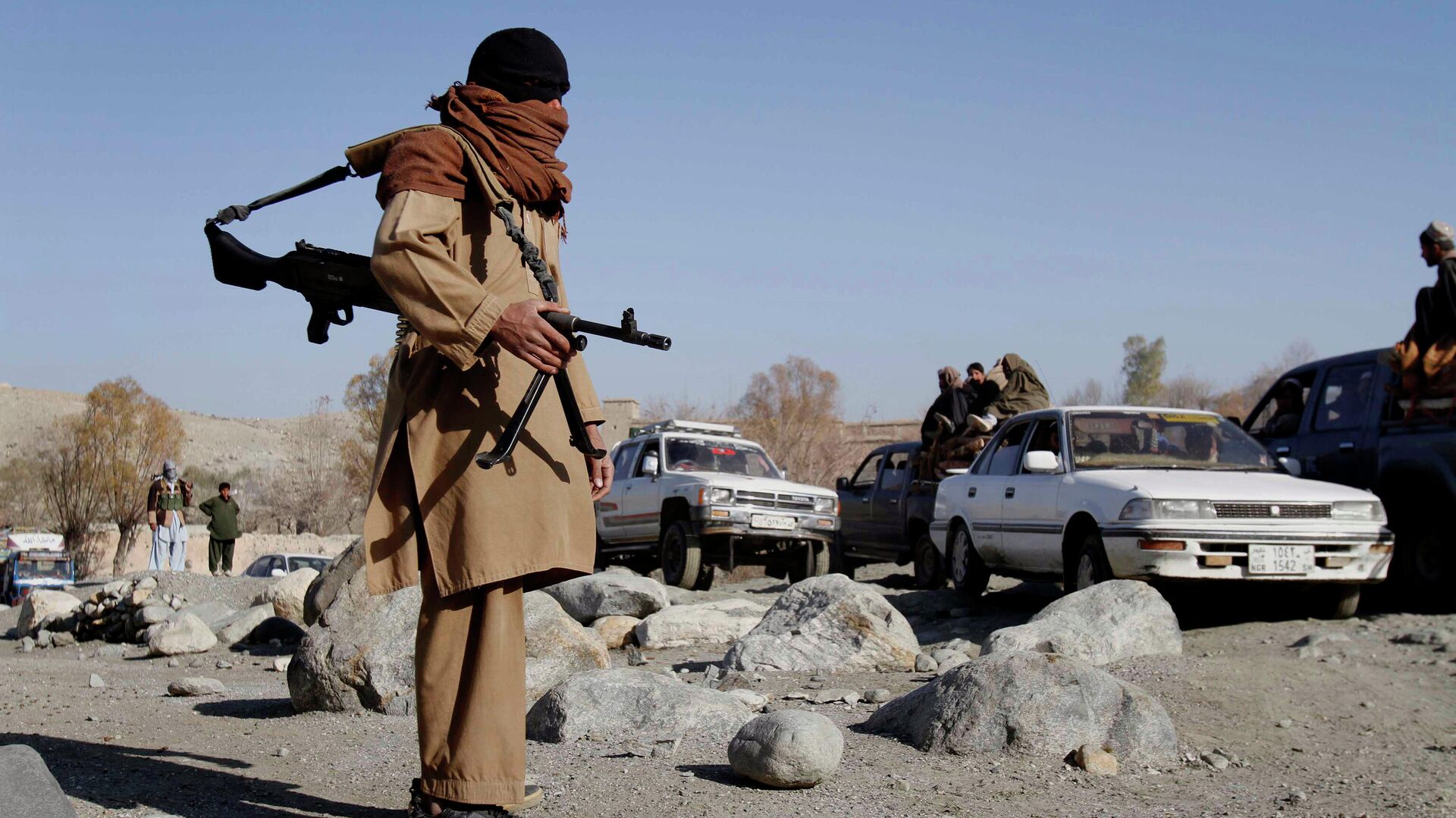 Талибы запрещают женщинам сдавать вступительные экзамены в университеты — Reuters