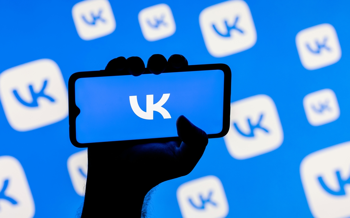Пользователи «ВКонтакте» столкнулись со сбоем в работе соцсети. Сайт и приложение не загружаются 